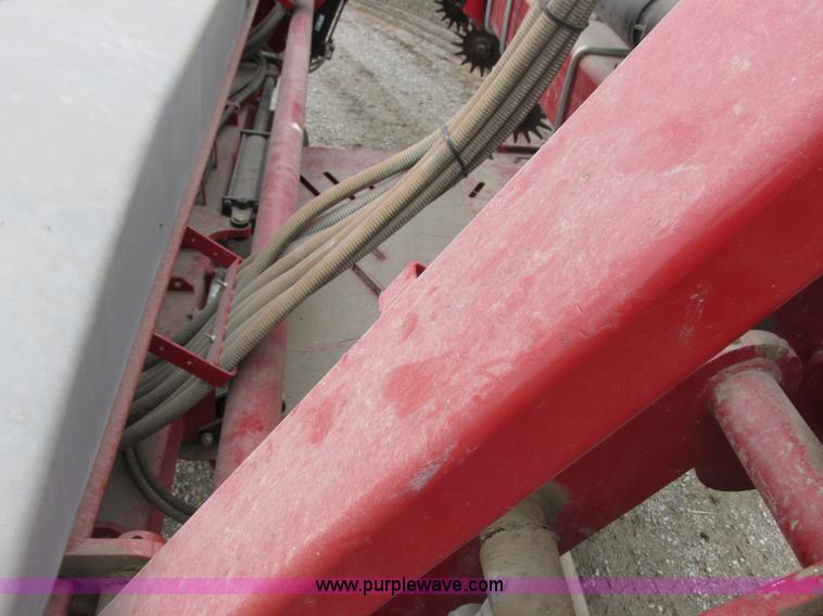 image for item K2073 2005 Case IH 1200 pivot transport planter