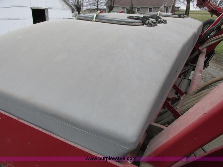 image for item K2073 2005 Case IH 1200 pivot transport planter