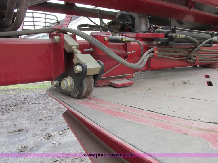 image for item K2073 2005 Case IH 1200 pivot transport planter