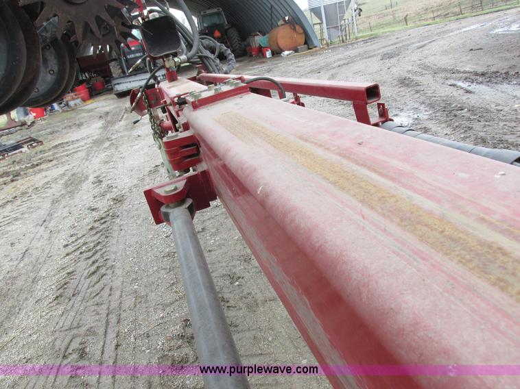 image for item K2073 2005 Case IH 1200 pivot transport planter