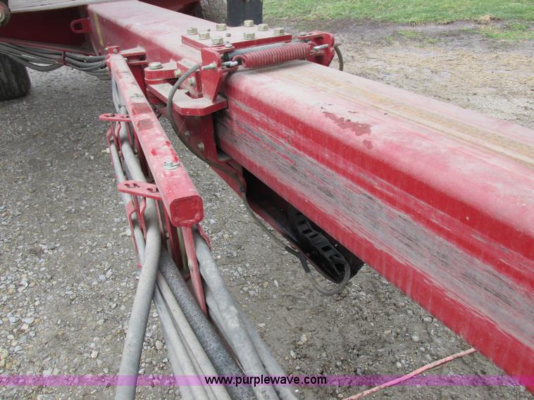 image for item K2073 2005 Case IH 1200 pivot transport planter