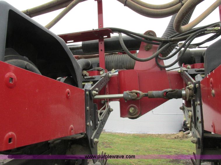 image for item K2073 2005 Case IH 1200 pivot transport planter