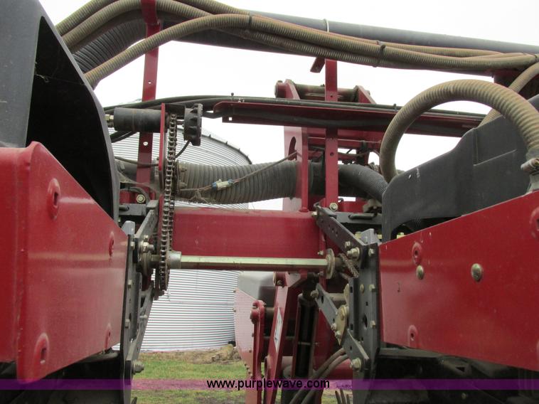 image for item K2073 2005 Case IH 1200 pivot transport planter