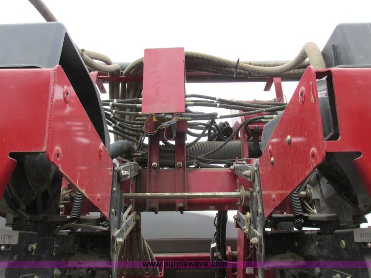 image for item K2073 2005 Case IH 1200 pivot transport planter