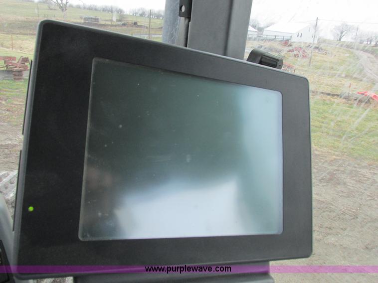 image for item K2073 2005 Case IH 1200 pivot transport planter