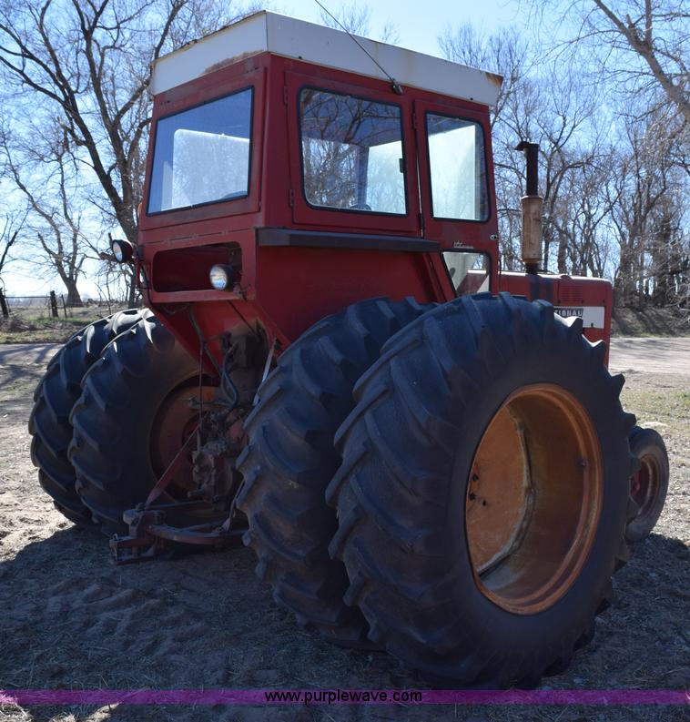 image for item K2387 International 856 tractor
