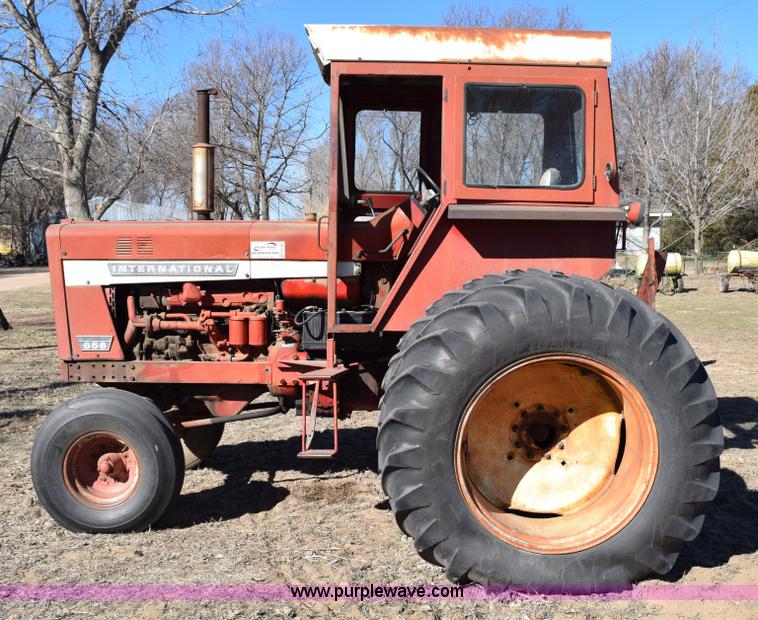 image for item K2387 International 856 tractor