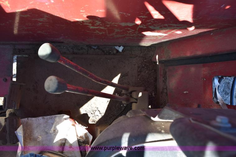 image for item K2387 International 856 tractor