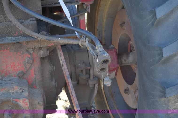 image for item K2387 International 856 tractor