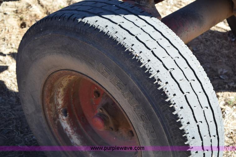 image for item K2387 International 856 tractor