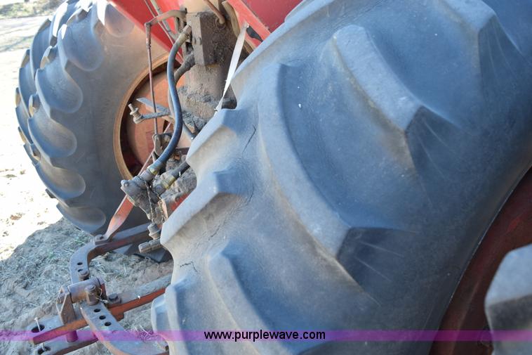 image for item K2387 International 856 tractor