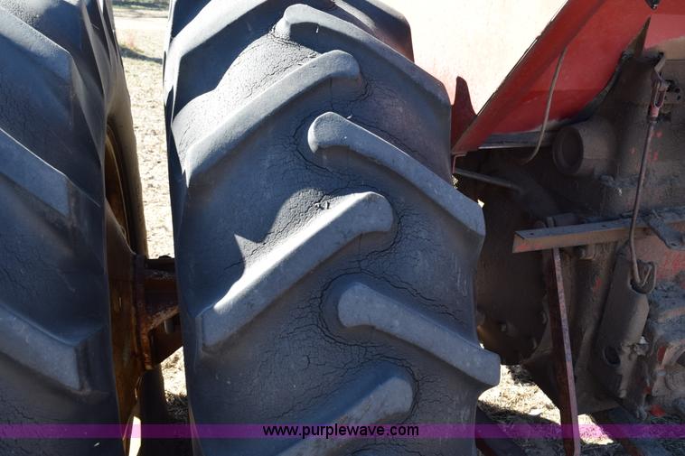 image for item K2387 International 856 tractor