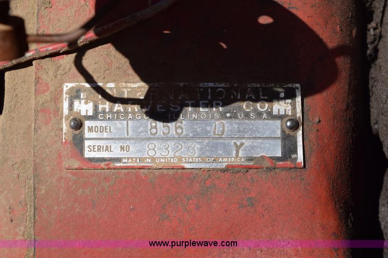 image for item K2387 International 856 tractor