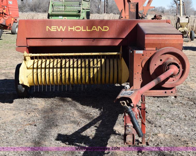image for item K2388 New Holland 315 small square baler
