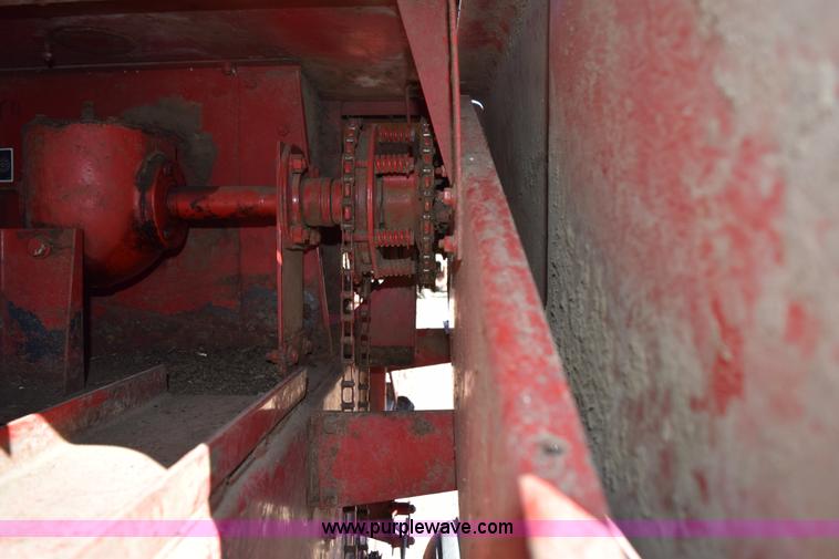 image for item K2388 New Holland 315 small square baler