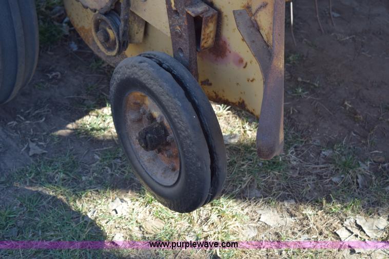 image for item K2390 New Holland 275 small square baler