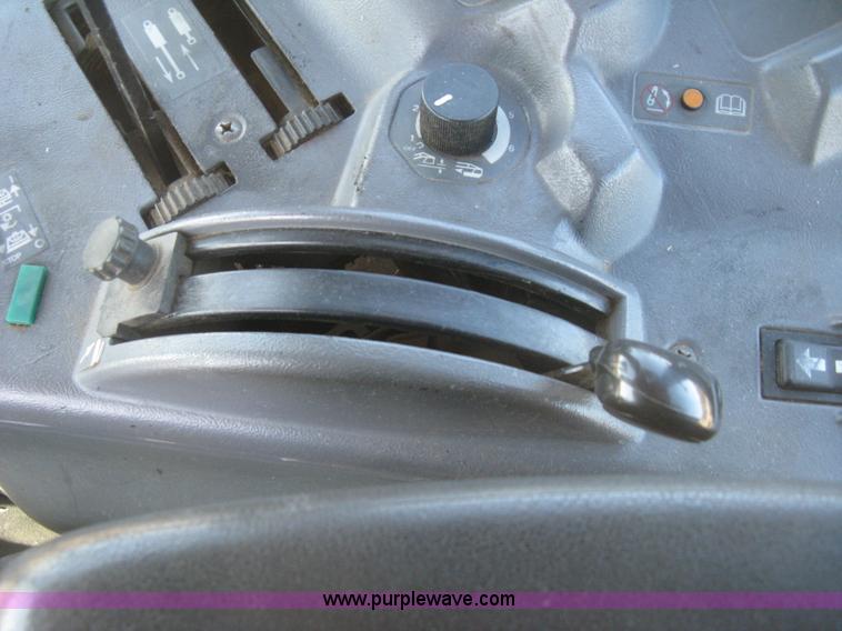 image for item K2952 1995 Caterpillar Challenger 35C tractor