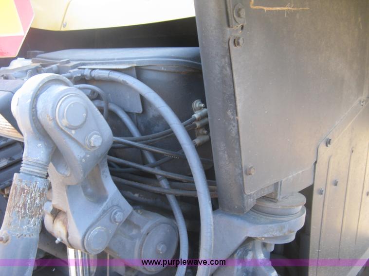 image for item K2952 1995 Caterpillar Challenger 35C tractor