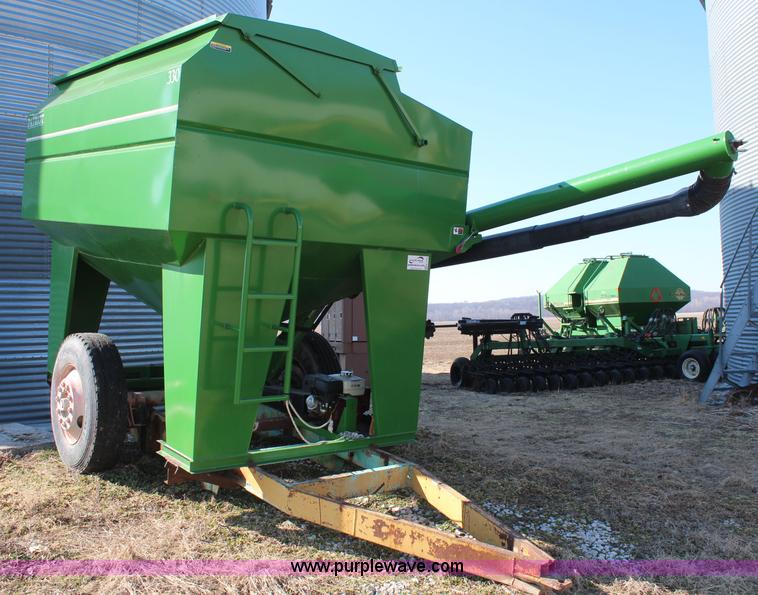 image for item K7126 Patriot 330 seed tender