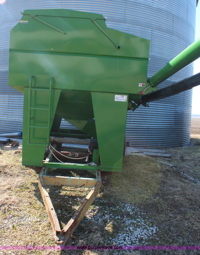 image for item K7126 Patriot 330 seed tender