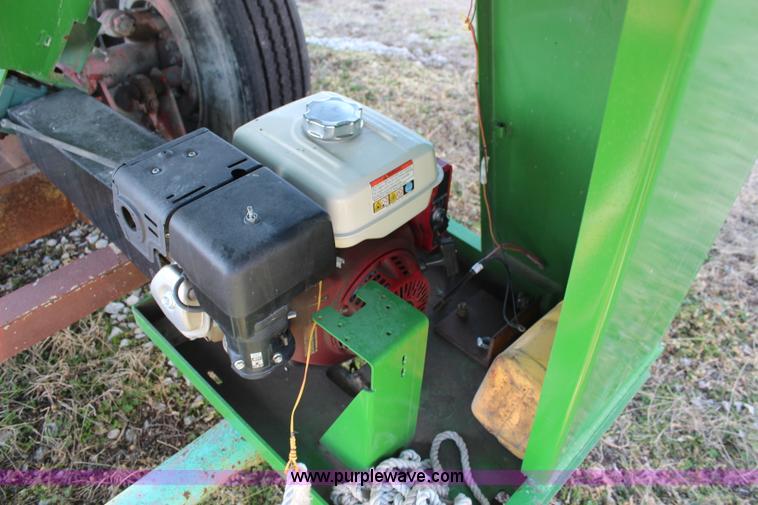 image for item K7126 Patriot 330 seed tender