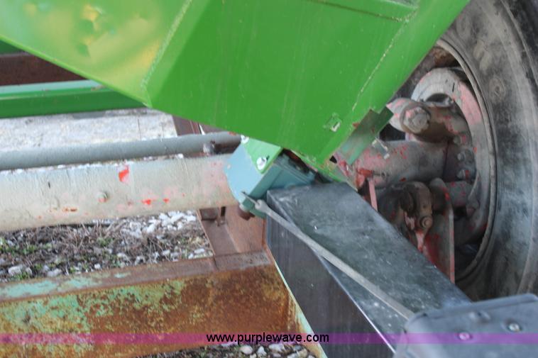 image for item K7126 Patriot 330 seed tender