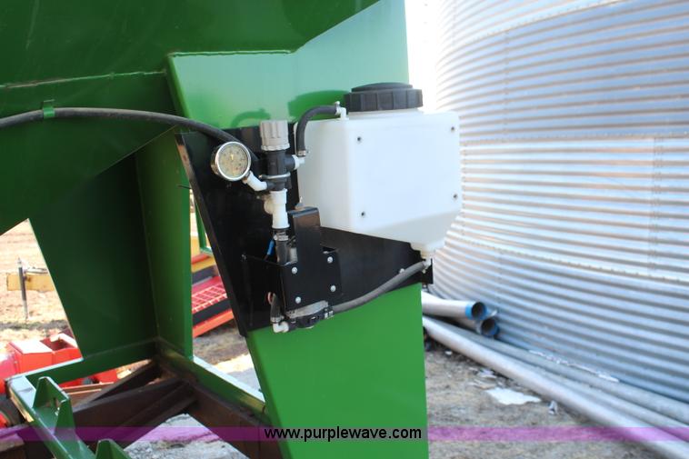 image for item K7126 Patriot 330 seed tender