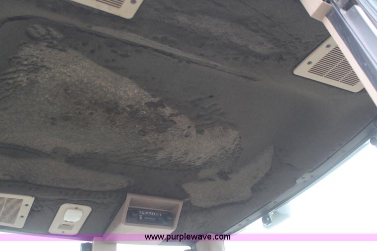 image for item K7142 1996 John Deere 6300 tractor