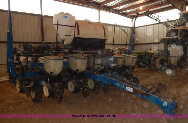image for item K7311 Kinze 2000 interplant no-till planter