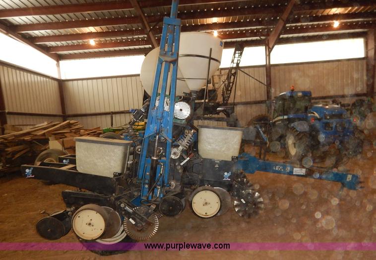 image for item K7311 Kinze 2000 interplant no-till planter