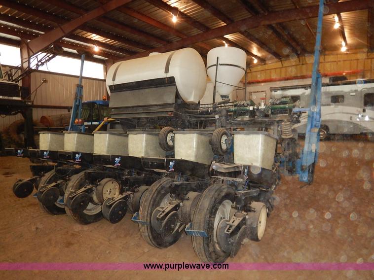 image for item K7311 Kinze 2000 interplant no-till planter