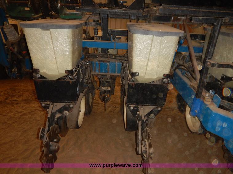 image for item K7311 Kinze 2000 interplant no-till planter