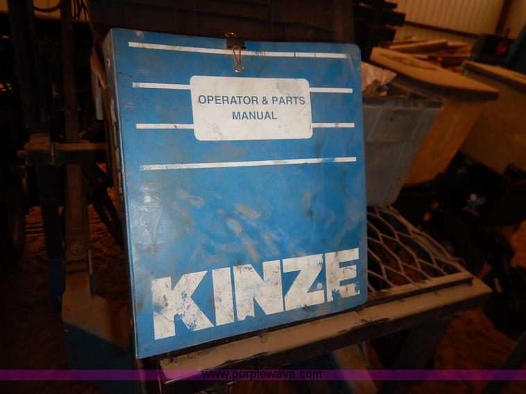 image for item K7311 Kinze 2000 interplant no-till planter