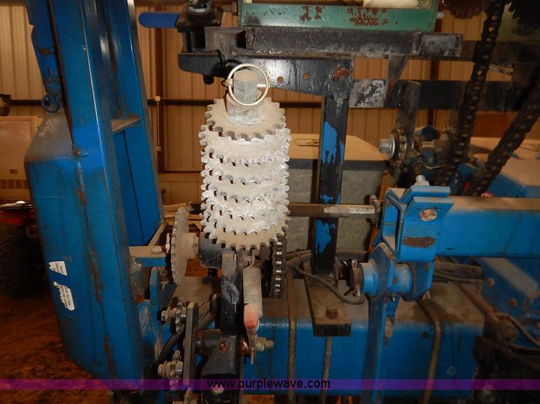 image for item K7311 Kinze 2000 interplant no-till planter