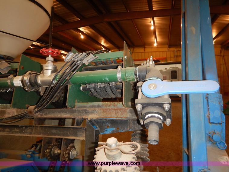 image for item K7311 Kinze 2000 interplant no-till planter