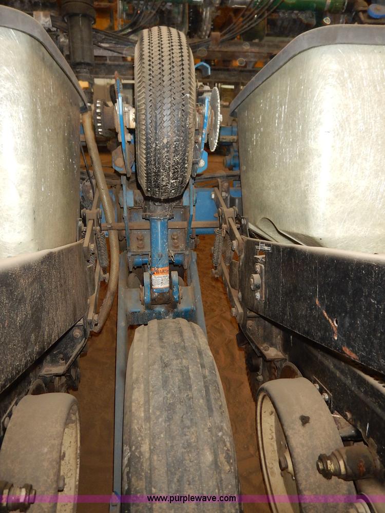 image for item K7311 Kinze 2000 interplant no-till planter