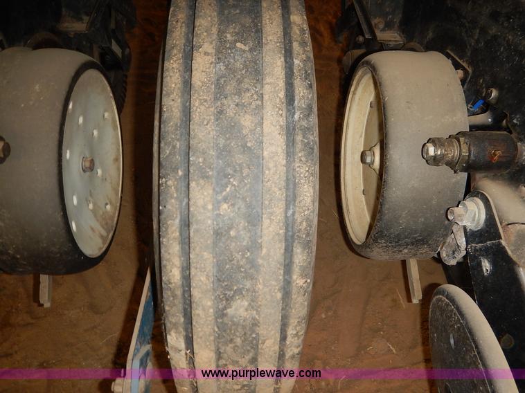 image for item K7311 Kinze 2000 interplant no-till planter