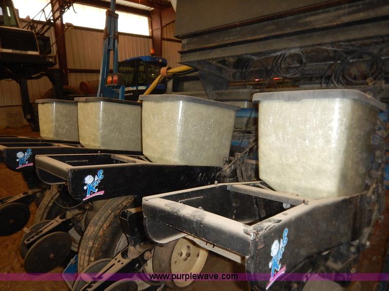 image for item K7311 Kinze 2000 interplant no-till planter