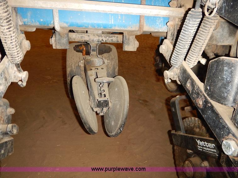 image for item K7311 Kinze 2000 interplant no-till planter