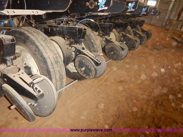 image for item K7311 Kinze 2000 interplant no-till planter