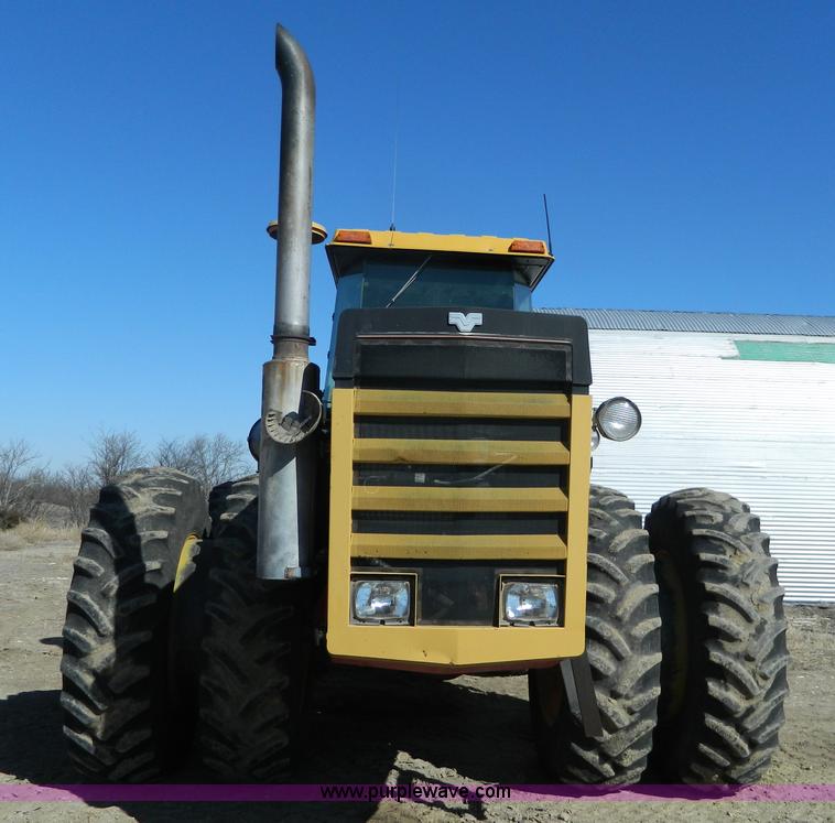 image for item K8000 1985 Versatile 856 4WD tractor