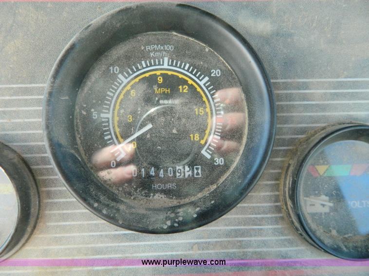 image for item K8000 1985 Versatile 856 4WD tractor