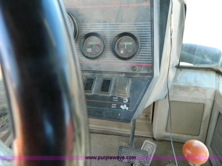 image for item K8000 1985 Versatile 856 4WD tractor