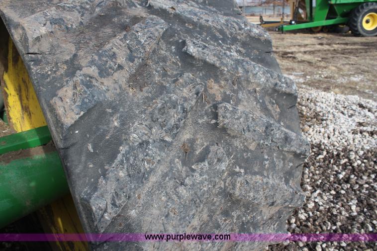 image for item K8840 2000 John Deere 9400T tractor