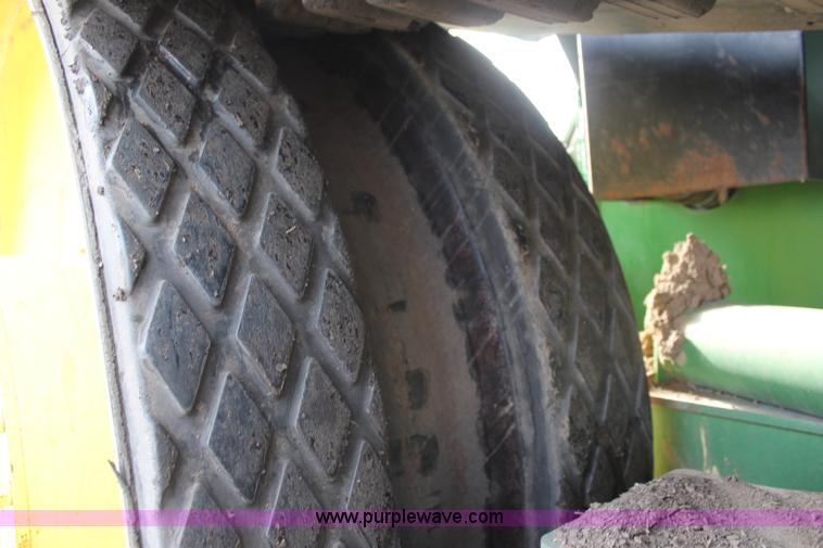 image for item K8840 2000 John Deere 9400T tractor