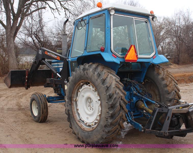 image for item K8963 1978 Ford 7700 tractor