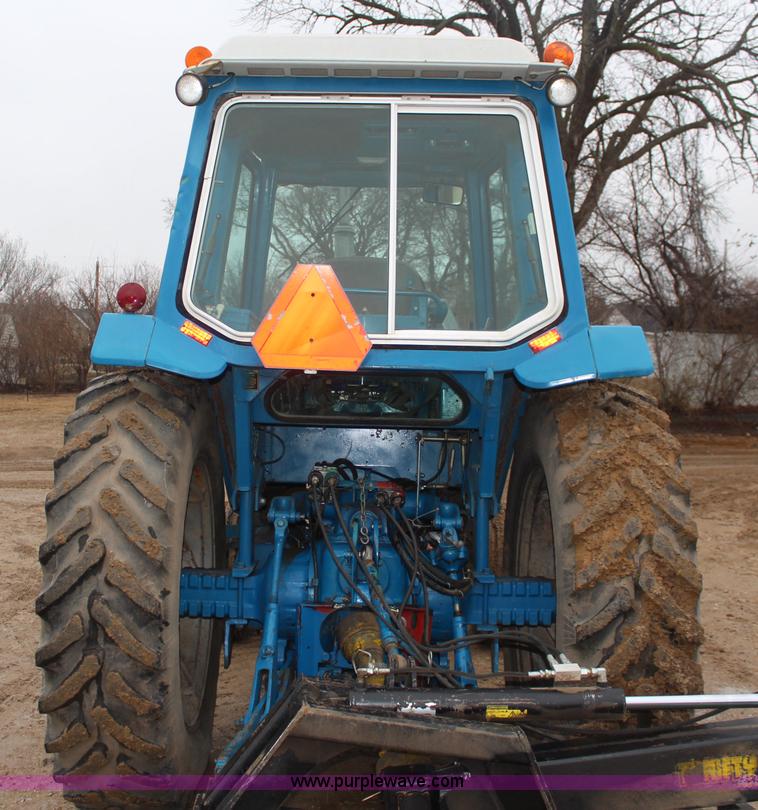 image for item K8963 1978 Ford 7700 tractor