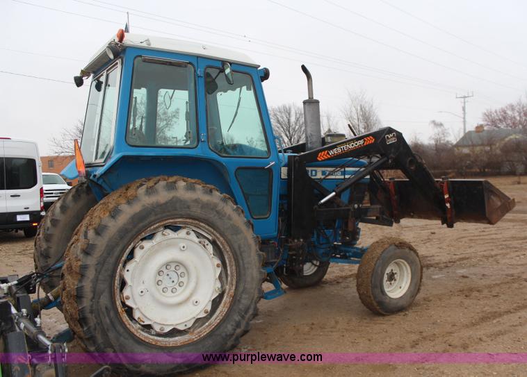 image for item K8963 1978 Ford 7700 tractor