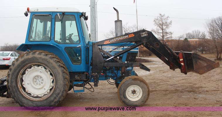 image for item K8963 1978 Ford 7700 tractor