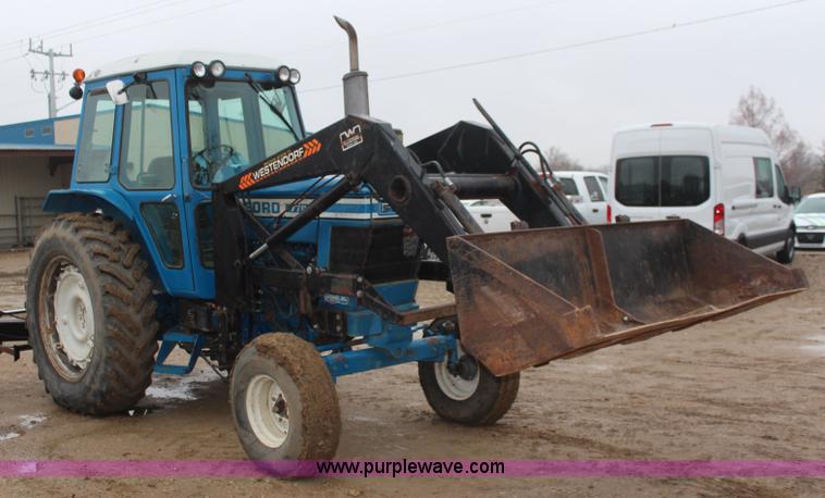 image for item K8963 1978 Ford 7700 tractor